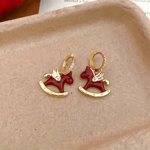 Boucles d'oreilles cheval à bascule en émail rouge et zircons de style chinois moderne