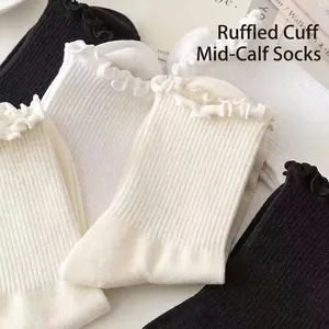 Schwarze und beige Socken mit Rüschenrand und vertikalem Rippenmuster für Damen