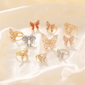 Adjustable butterfly rings with pearls and sparkling zircons in a multi-piece luxury set
