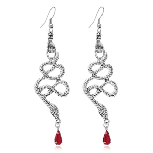 Détails de boucles d'oreilles serpent argentées avec élégantes pierres rouges en goutte