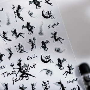 Pegatinas de uñas 5D góticas negras con motivos de hadas nocturnas y lunas crecientes