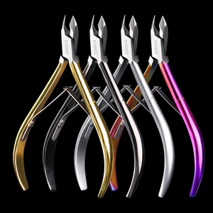 Set mit vier Nagelhautzangen aus Edelstahl in Gold, Schwarz, Silber und Regenbogenfarben