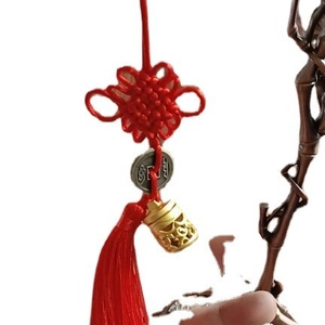 Zinklegering Holle Gesneden Wierookbrander Aromatherapie Diffuser Hanger Met Satijnn Kwast Traditionele Chinese Stijl Auto Hanger