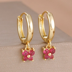 Boucles d'oreilles créoles en acier plaqué or 18k avec pendentifs fleurs en cristal rose