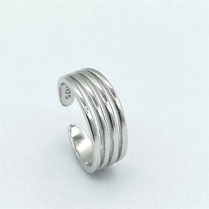 Minimalist S925 sterling silver adjustable toe ring with triple wave line design