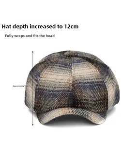 Détail d'une casquette gavroche à carreaux montrant la profondeur de 12cm de calotte