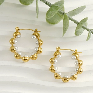 Elegant 18k gold titanium steel hoop earrings with pearls in a French vintage style