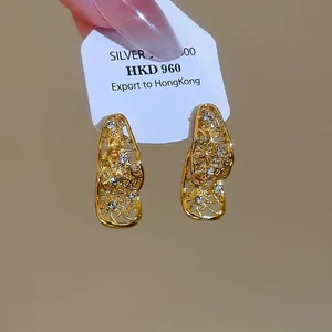 Boucles d'oreilles goutte en argent S925 plaqué or 18K avec design ajouré et zircons blancs