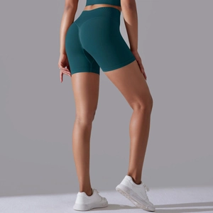 Détail du short de yoga sans couture taille haute bleu foncé avec effet galbant fessier