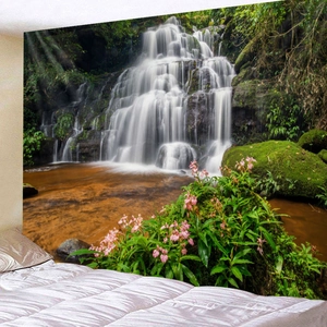 Tapisserie murale paysage de cascade pour chambre avec verdure luxuriante et fleurs roses