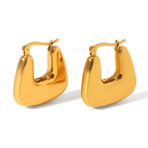 Macro shot of 18K gold plated U-shaped hollow stainless steel chunky hoop earrings