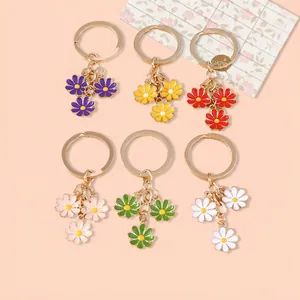 Daisy Flower Keychain Zinc Alloy Enamel Pendants Bag Charm Cute Sweet Style For Women Girls Accessories