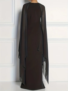 Robe de soirée élégante grande taille noire avec manches cape en mousseline transparente