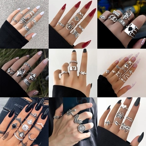 Set di anelli in argento con goccia d'acqua, cuore traforato e design gotico punk