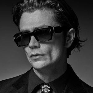 Classic oversized square sunglasses with rivet details on high-quality black frames