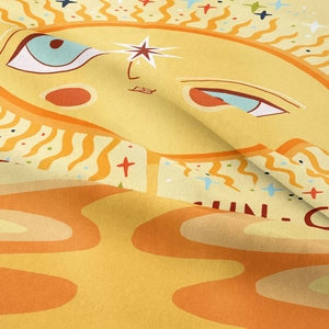 Dettaglio del motivo solare e della trama di questo arazzo decorativo boho