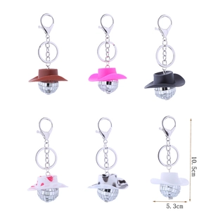 Disco-Kugel Schlüsselanhänger Set mit Mini-Cowboyhüten, Länge 10,5 cm und Breite 5,3 cm