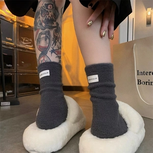 Women Winter Thickened Cotton Socks Solid Color Mid-Calf Socks Warm Fleece Lined Crew Socks With Label Design Casual Daily Hosiery