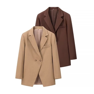 Blazer femme coupe décontractée avec col à revers en coloris kaki et café