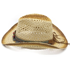 Chapeau de cowboy en paille style ethnique avec perles colorées et bords à franges