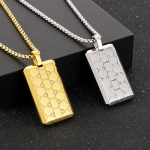 Collier Pendentif Homme Hip Hop Acier Inoxydable Avec Zircon Motif Hexagone Géométrique Étiquette Carrée Chaîne De Boîte