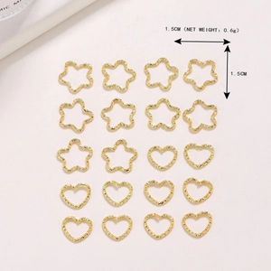 Set of 20 golden hollow flower and heart-shaped DIY jewelry charms, 1.5cm 0.6g weight