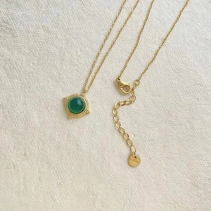 Collier vintage avec pendentif en agate verte en acier inoxydable doré pour femme