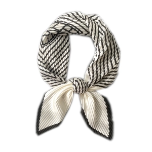 Pleated zigzag striped silk scarf in black and white with pointed ends for women