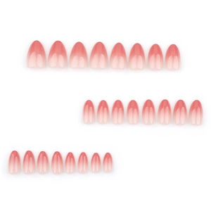 Kurze künstliche Fingernägel in Mandelform mit einem rosa Ombre-Farbverlauf-Finish