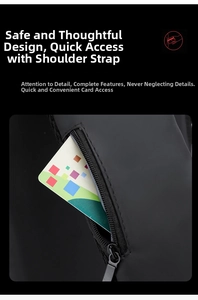 Détail de la bandoulière avec poche zippée cachée pour cartes sur un sac de poitrine noir
