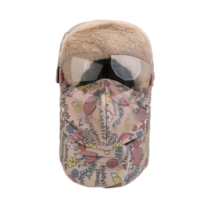 Rosafarbene Uschanka mit Cartoon-Print, Schutzbrille und dickem Fleecefutter für Damen