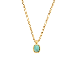 Collier chaîne Figaro dorée avec pendentif turquoise ovale sur fond blanc