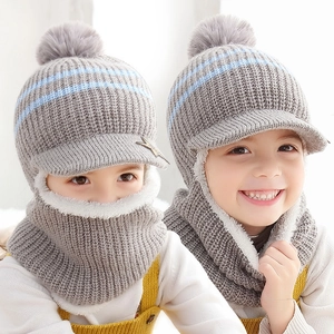 Winter-Strickmütze und Schal Set für Kinder mit warmem Fleecefutter und grauem Pompon