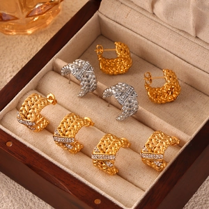 Minimalistische Titanstahl Geflochtene C-Förmige Creolen Personalisierte Geometrische Strass Vergoldete Ohrringe Schmuck Geschenk Damen