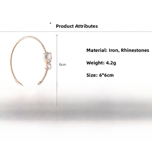 Detail view of square zircon heart bracelet with 6x6cm diameter and 4.2g weight specs