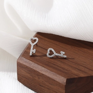 925 Sterling Silver Heart Key Stud Earrings With White Zirconia Inlaid Gold Rose Gold Platinum Plated Romantic Fashion Jewelry