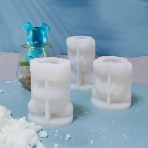 Juego de tres moldes de silicona con forma de oso para cubitos de hielo de café