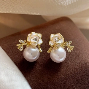 French Luxury 18K Gold Plated Rhinestone Flower Artificial Pearl Stud Earrings For Women With Silver Earring Post Jewelry