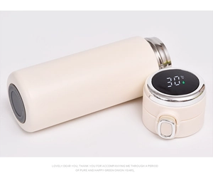 Detail of smart LED lid showing temperature and 304 stainless steel interior of the flask
