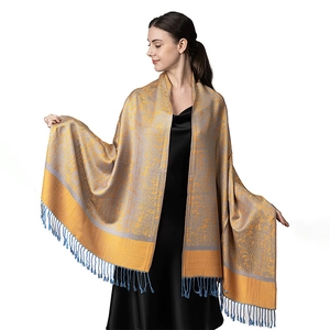 Detailed luxury jacquard pashmina with paisley pattern and blue tassels for women