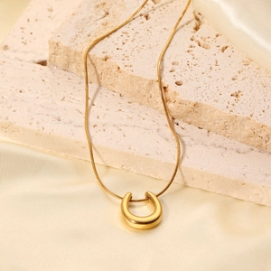 U-Shaped Horseshoe Pendant Necklace Stainless Steel 18K Gold Plated Minimalist Snake Chain Jewelry For Women