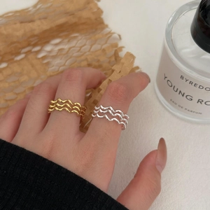 Minimalist S925 sterling silver triple wave rings in gold and silver finishes
