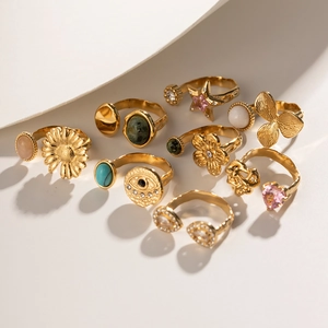 Bohemian gold plated ring set with sunflower and heart motifs in vintage French style