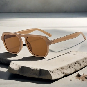 Retro Large Square Sunglasses PC Frame UV400 Protection Fashion Eyewear For Men Women Outdoor Travel Versatile Styling