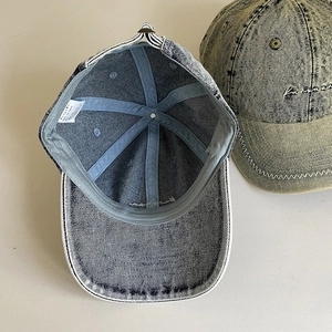 Vintage-Baseballkappe aus gewaschenem Denim mit Stickerei und verstellbarem Riemen