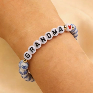 Bracciale elastico con perline in ceramica blu e lettere Grandma, regalo per la nonna
