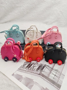 Miniature car-shaped coin purses in 6 colors with litchi texture PU leather and gold zippers