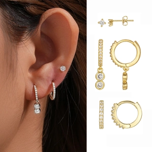Ensemble de Boucles d'Oreilles Créoles Minimalistes en Cuivre et Zirconia Plaquées Or Cercle Géométrique pour Femme