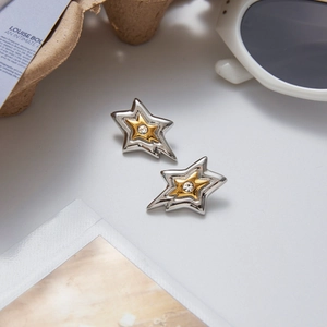 Star-shaped stainless steel stud earrings with rhinestones in gold and silver finish