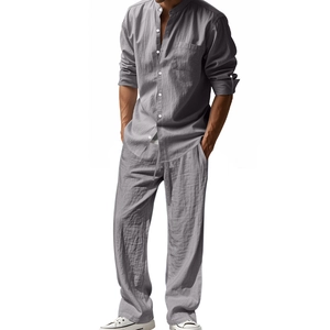Completo casual da uomo in lino grigio con camicia a maniche lunghe e pantaloni dritti